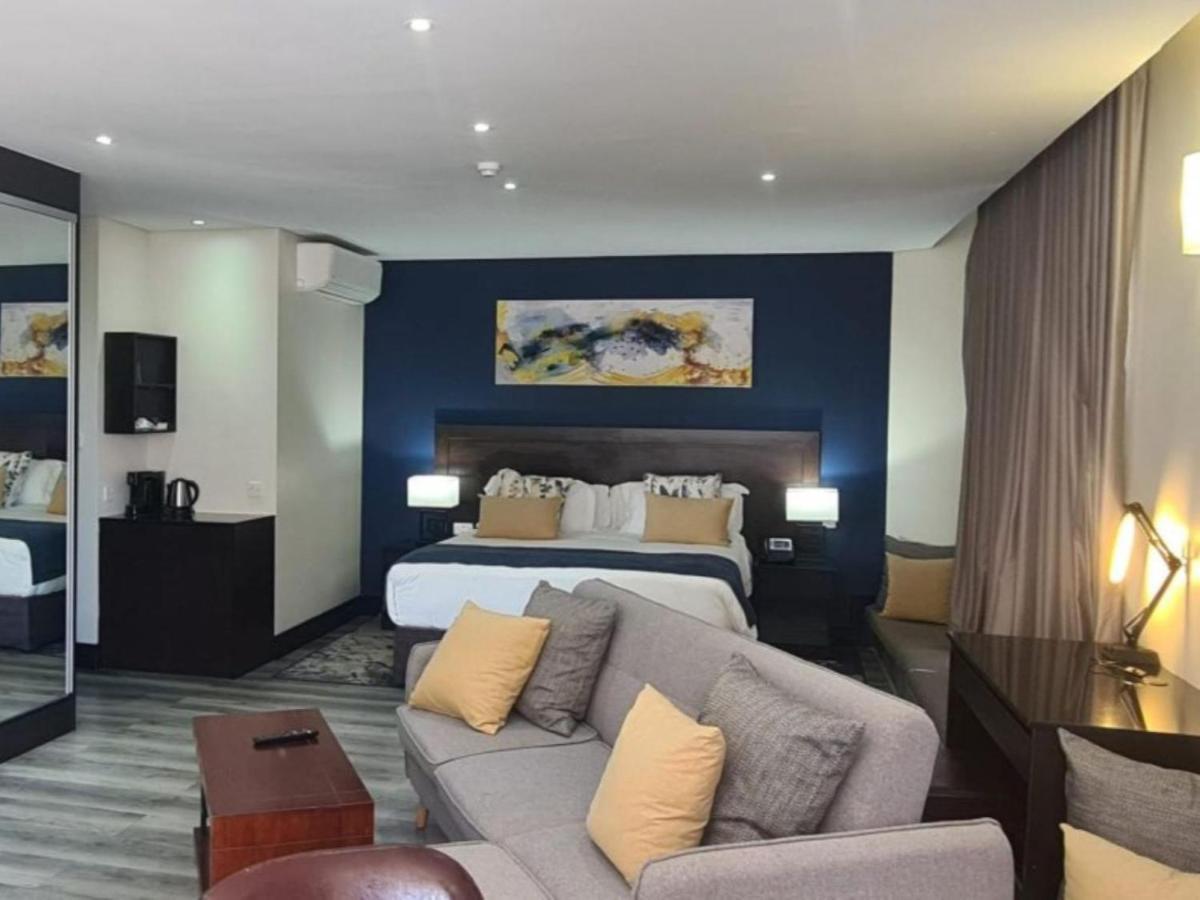 The Grand Aria Hotel And Conference Centre 哈博罗内 客房 照片