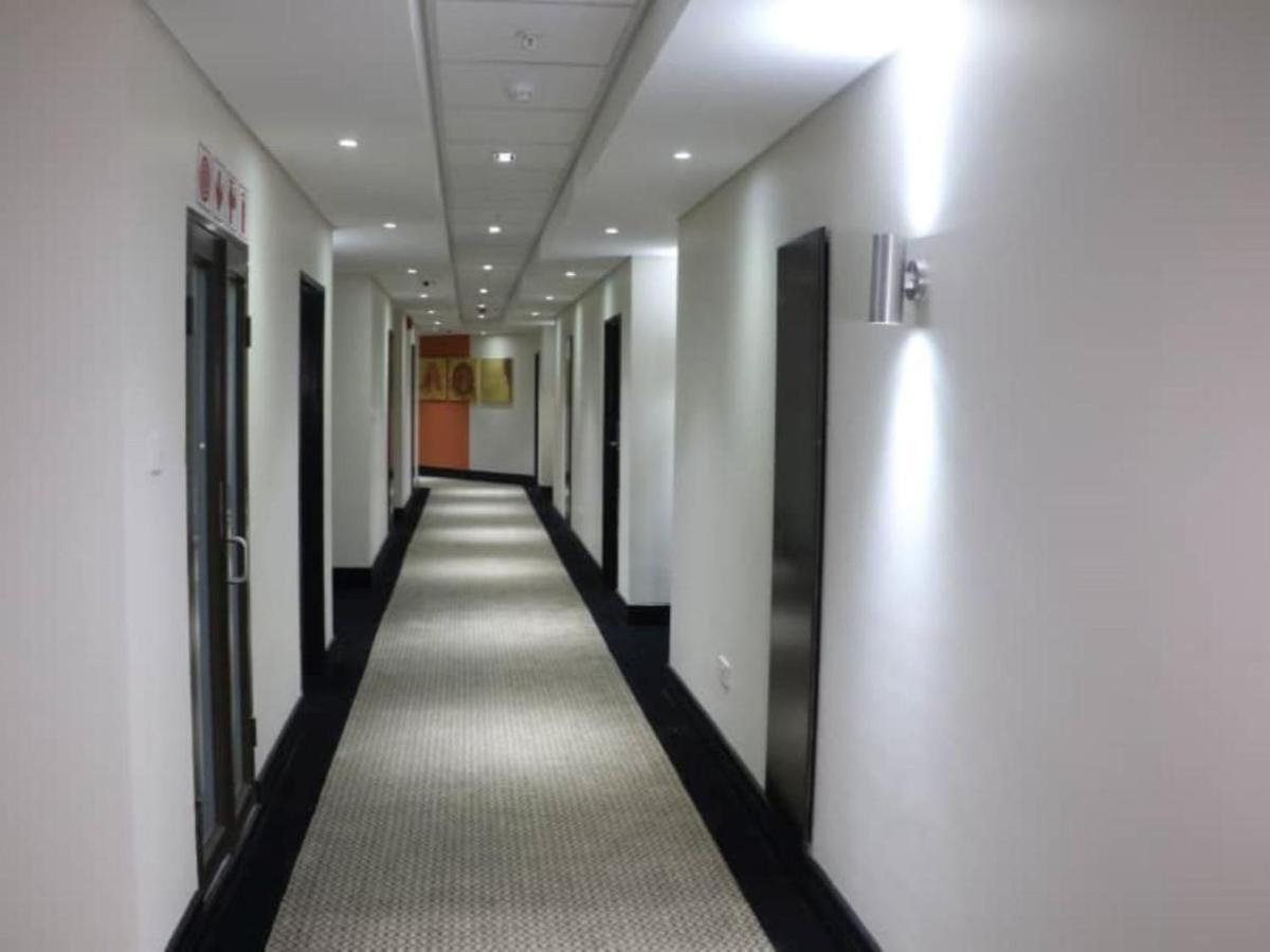 The Grand Aria Hotel And Conference Centre 哈博罗内 外观 照片